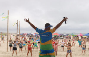 Interessados em trabalhar no Verão Maior Paraná têm até o dia 29 de outubro para se inscrever