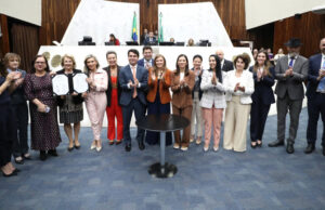 Assembleia Legislativa do Paraná firma compromisso para obter selo nacional de combate à violência contra as mulheres