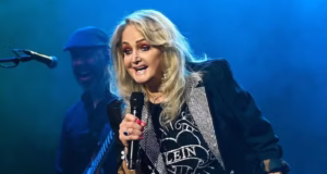 Quem foi Bonnie Tyler, cantora de ‘Total Eclipse of the Heart’, que morreu aos 75 anos